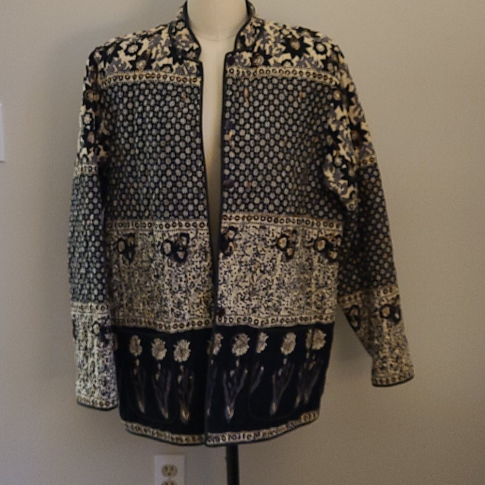 Quilted reversible button up light jacket